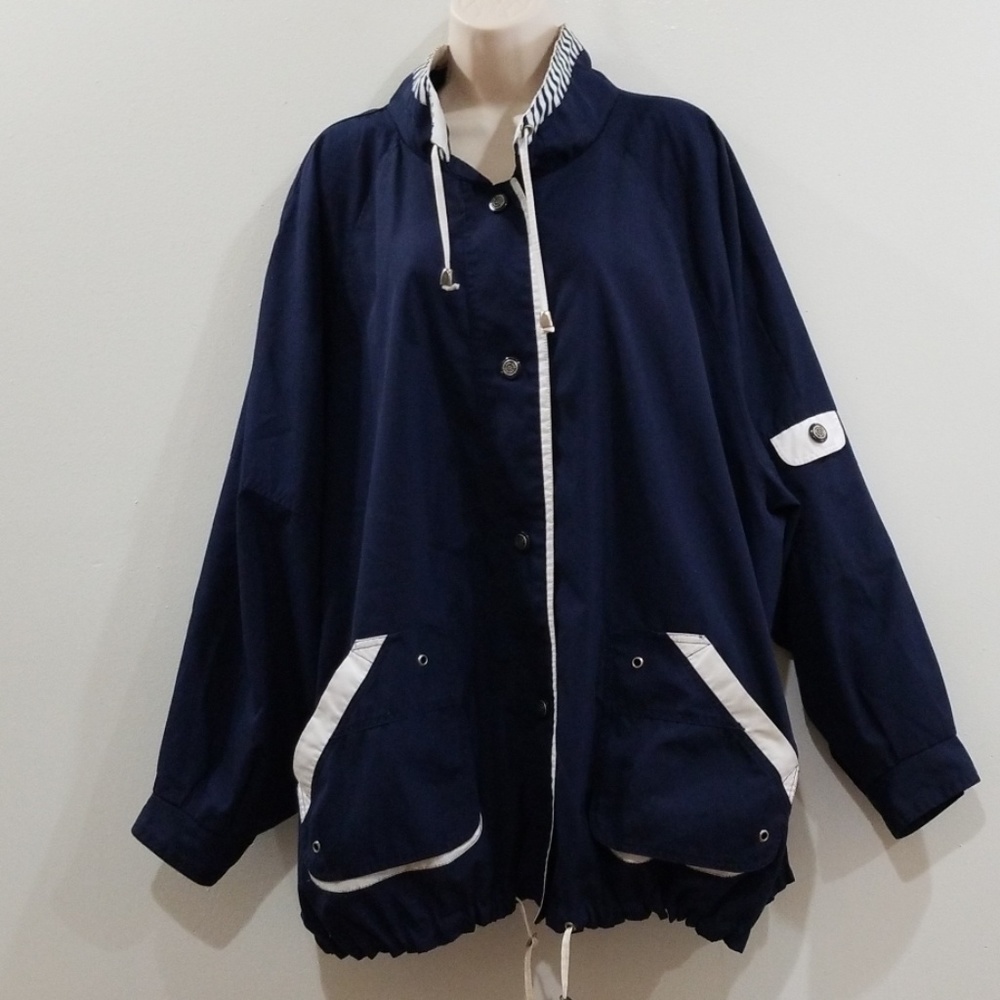 Current scene women's navy blue & white jacket